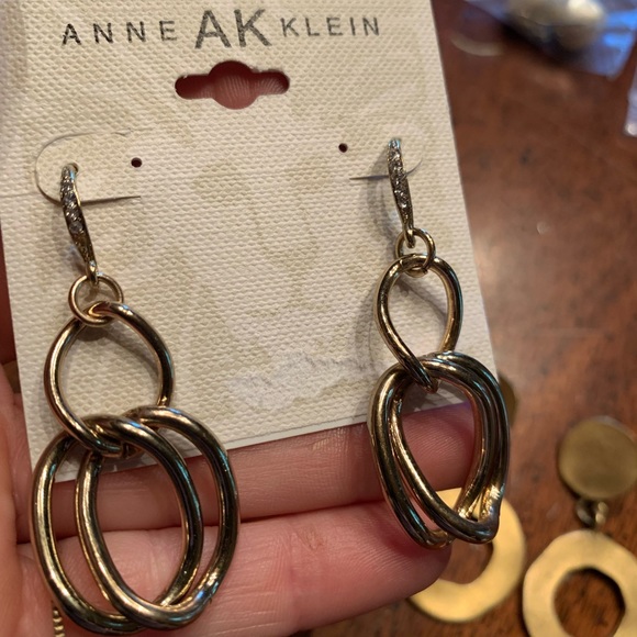 Earring Set - Picture 2 of 4